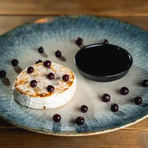 Grillezett camembert áfonyalekvárral, veresegyházi étterem